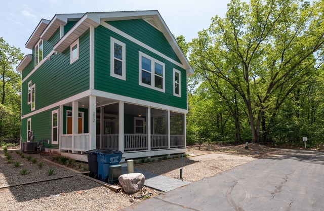 Stunning home. Six bedrooms/4.5 bath! Sleeps 18.