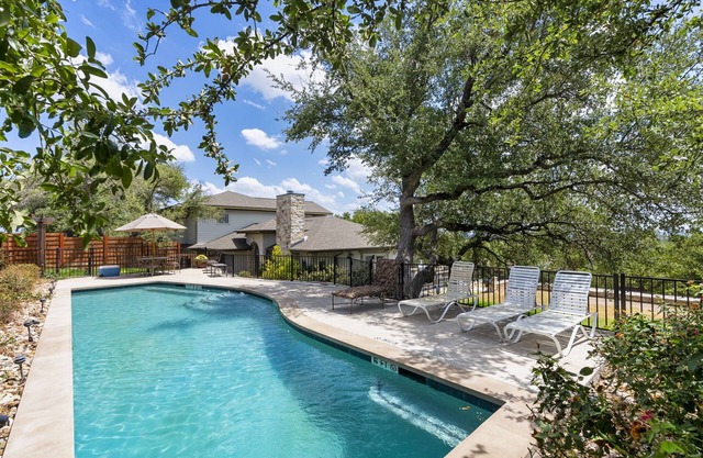 Stunning Lake Travis Estate w/Spectacular Pool