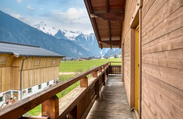Stunning location for families or larger groups on a private Mountain retreat.