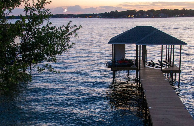 Stunning Louisiana style 5-Bedroom with Waterfront View and Gorgeous Sunsets