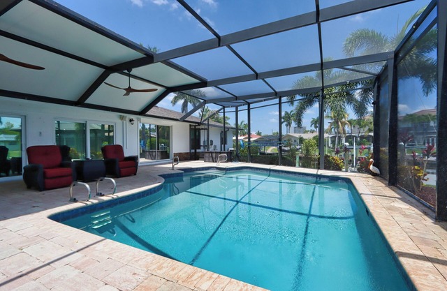 Stunning Luxury Waterfront Living - The Banyan House