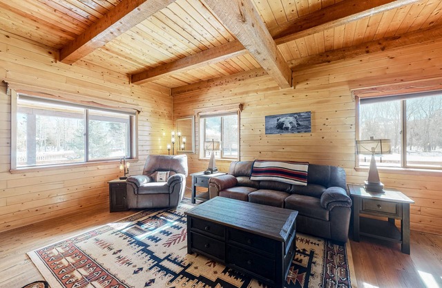 Stunning modern cabin w/private hot tub, wood stove, firepit - two dogs welcome