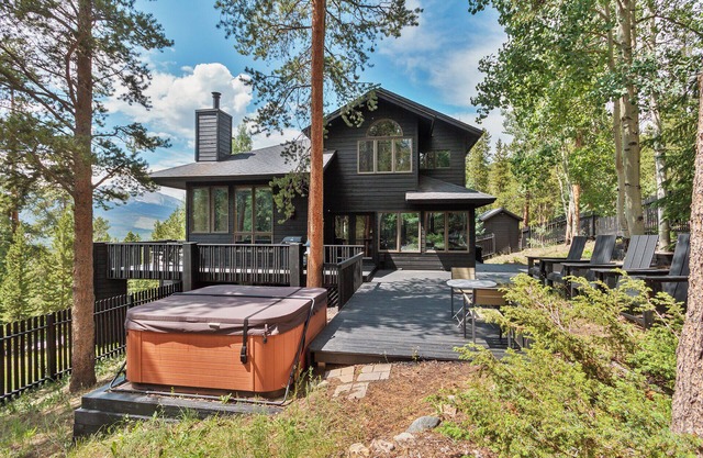 Stunning Mountain Modern Home, Breathtaking Views Of Slopes Minutes From Gondola
