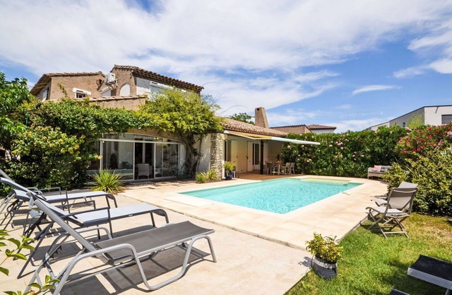 Stunning private villa for 6 people with private pool, A/C, WIFI, TV and terrace