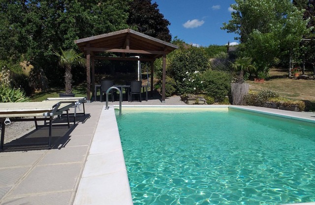 Stunning private villa for 5 people with WIFI, private pool, TV, terrace and pets allowed