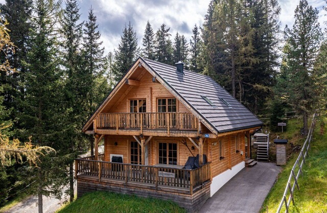 Stunning private villa for 8 people with WIFI, TV and balcony