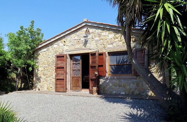 Stunning private villa for 4 people with WIFI, terrace and pets allowed