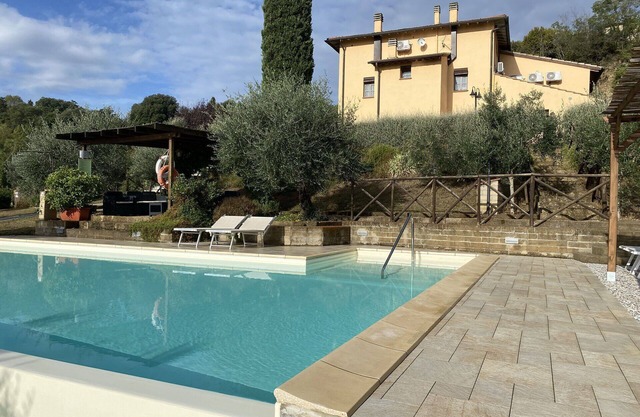 Stunning private villa with pool, WIFI, A/C, TV and pets allowed, close to San Gimignano