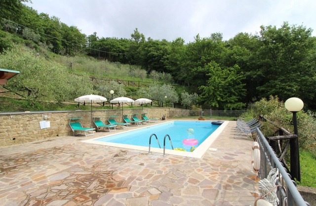 Stunning private villa for 10 people with WIFI, private pool, TV and pets allowed, close to Arezzo