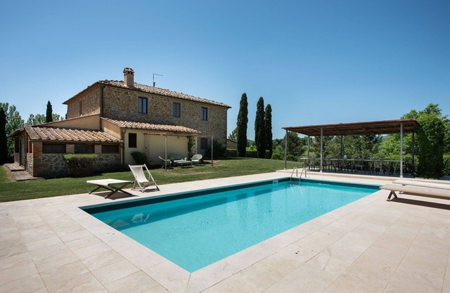 Stunning private villa for 24 people with A/C, private pool, WIFI, TV, patio and panoramic view