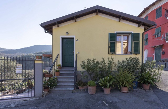 Stunning private villa for 5 people with WIFI, terrace, pets allowed and panoramic view