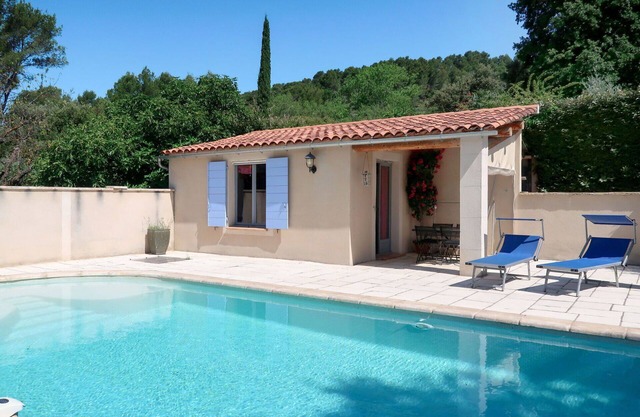 Stunning private villa for 6 guests with A/C, WIFI, private pool, TV, terrace and pets allowed