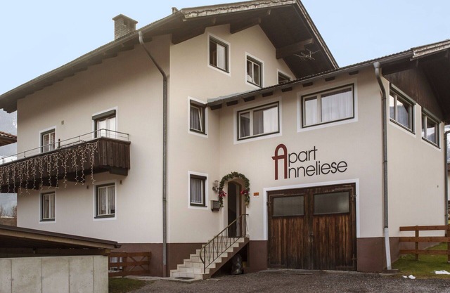 Stunning private villa for 22 guests with WIFI, TV and patio