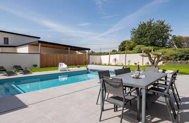 Stunning private villa for 8 guests with private pool, WIFI, TV and terrace