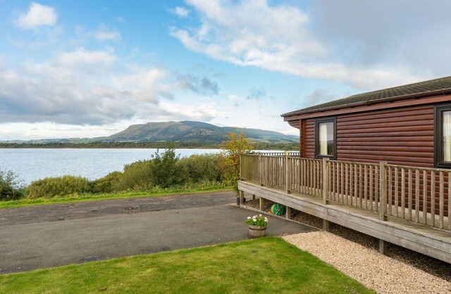 Stunning private villa for 4 guests with WIFI, TV, balcony and pets allowed