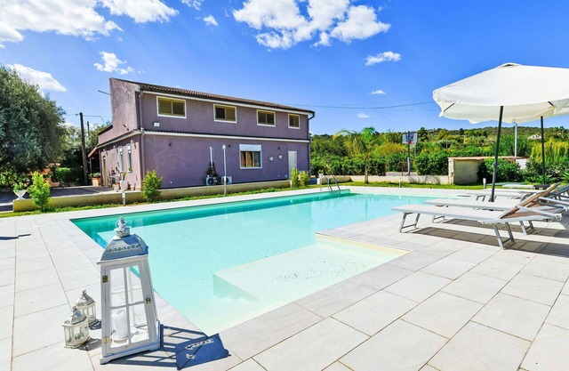 Stunning private villa for 6 guests with WIFI, A/C, private pool, TV and patio