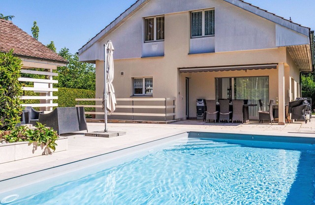 Stunning private villa for 8 people with private pool, WIFI, TV, terrace and pets allowed