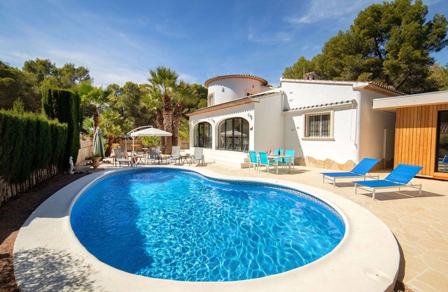 Stunning private villa for 12 guests with WIFI, A/C, private pool, TV and patio
