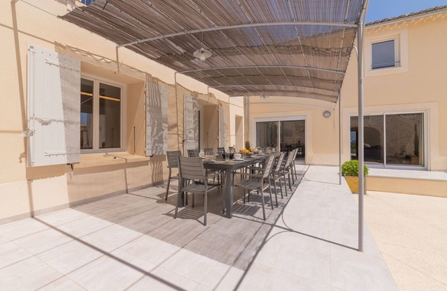 Stunning private villa for 15 guests with WIFI, private pool, A/C, TV and terrace