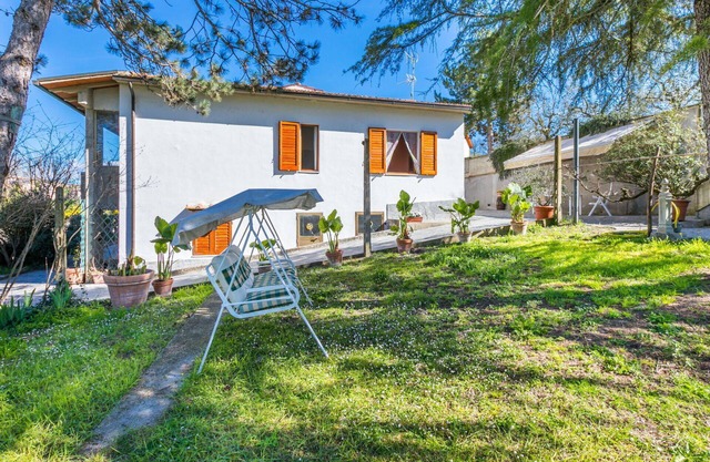 Stunning private villa for 4 guests with WIFI, patio and pets allowed