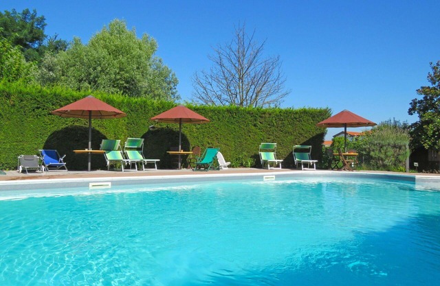 Stunning private villa for 6 people with A/C, WIFI, pool, TV and balcony