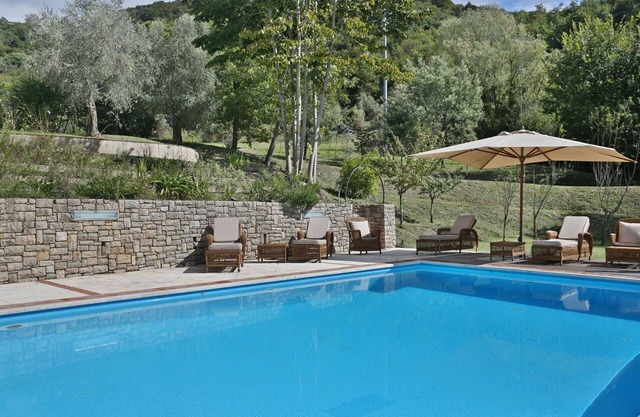 Stunning private villa with private pool, WIFI, A/C, TV, patio and panoramic view, close to Lucca