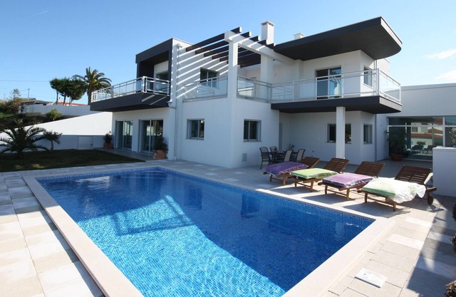 Stunning contemporary Villa Venda Nova with heated pool and game room