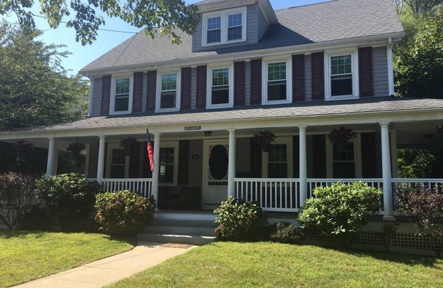 Stunning Remodel 6 Bedroom Home in Narragansett Pier