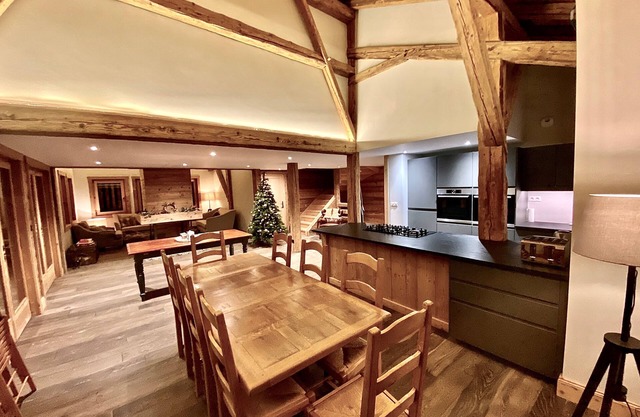 Stunning Renovated Savoyard farmhouse overlooking Samoens Valley