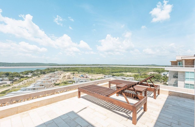 Stunning Sea Views From 3BR Penthouse F3