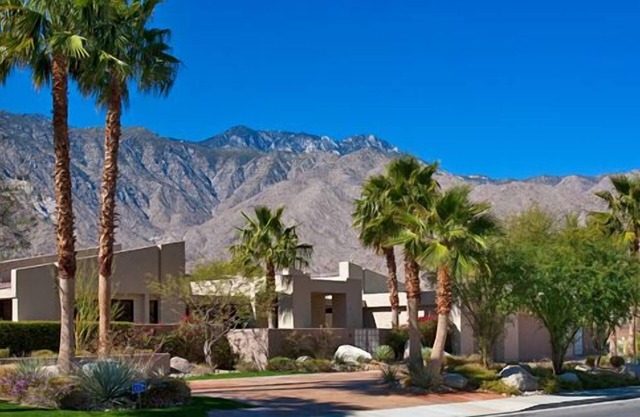 Stunning Stan Sackley Desert Contemporary Vacation Home