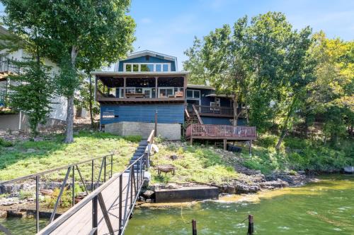 Stunning Sunsets, Vibrant Bars and Restaurants at the Waterfront