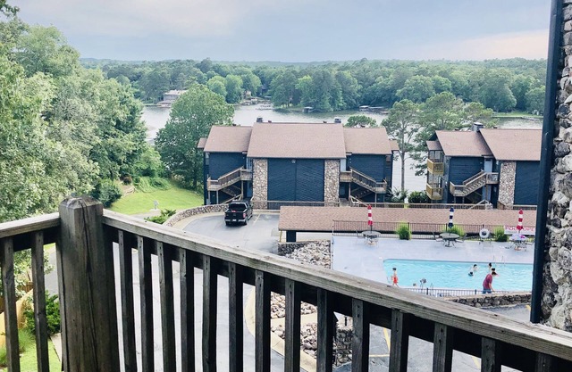 Stunning Top Unit Condo Overlooking Lake in the Heart of Hot Springs