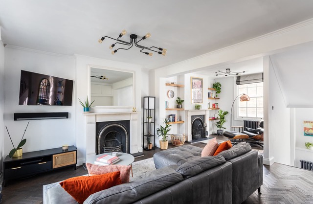 Stunning townhouse with large roof terrace