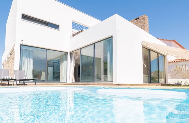 Stunning Troia Villa | 5 Bedrooms | Villa Melissa | Beautiful Furnishings | Close to Beach