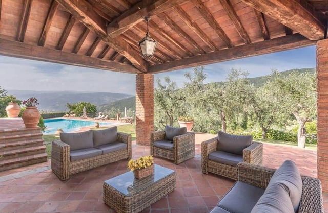 Stunning Tuscan farmhouse