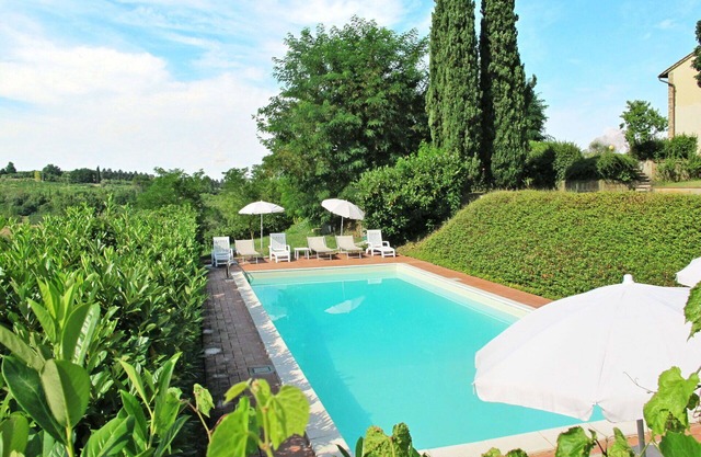 Stunning villa for 12 guests with private pool, WIFI, TV, terrace, pets allowed and panoramic v.