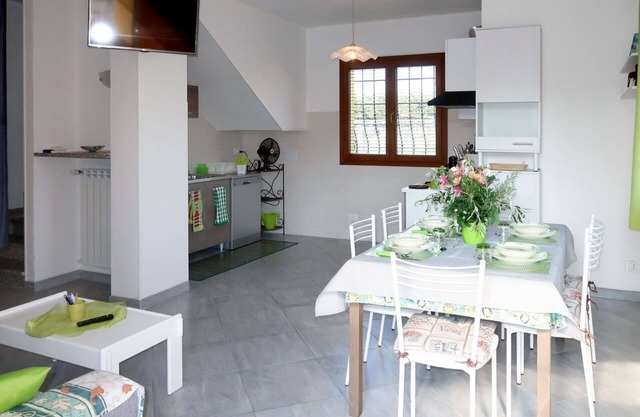 Stunning villa for 6 guests with WIFI, TV and terrace