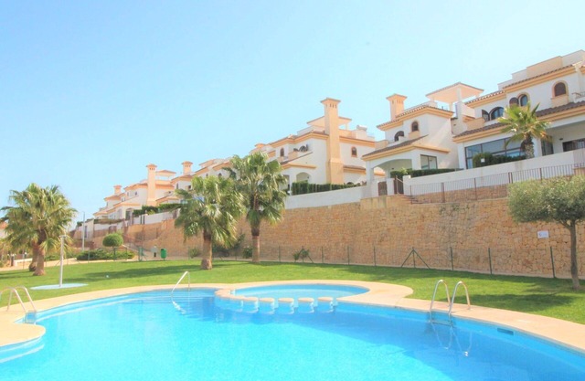 Stunning villa for 6 guests with pool, WIFI, A/C, TV, patio and panoramic view
