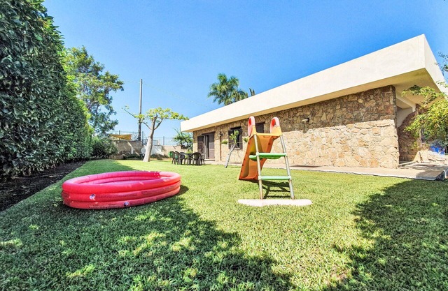 Stunning villa for 6 people with A/C, WIFI and terrace