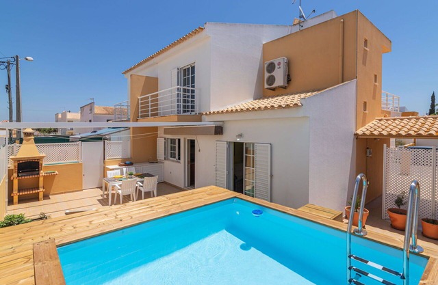 Stunning villa for 6 people with WIFI, private pool, A/C, TV and balcony
