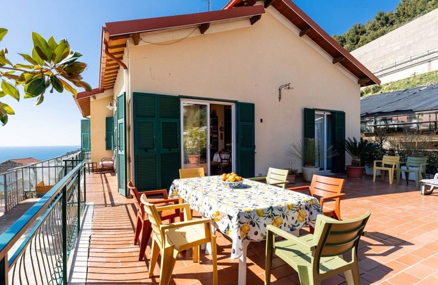Stunning villa for 7 people with WIFI, private pool, TV and terrace