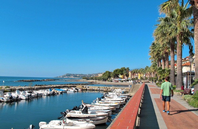 Stunning villa for 7 people with WIFI, TV and balcony