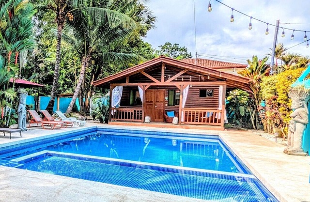 Style and Comfort: Tropical Studio Cabina A/C Pool
