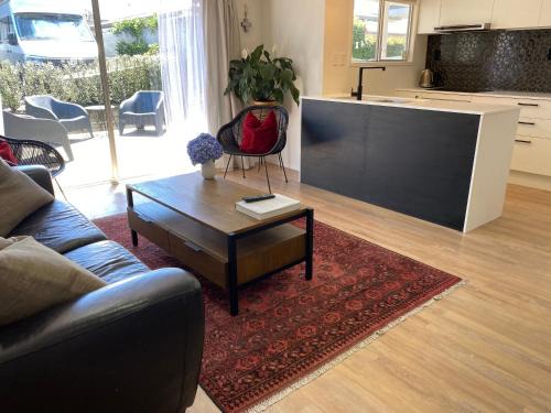 Styley on Briarley, walk to CBD and hospital