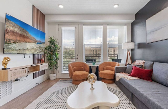 Stylish 1BR w/Gym, Walk to Temple Square