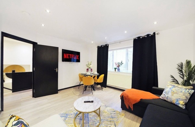 Stylish 2-Bedroom Flat in Prime London Location