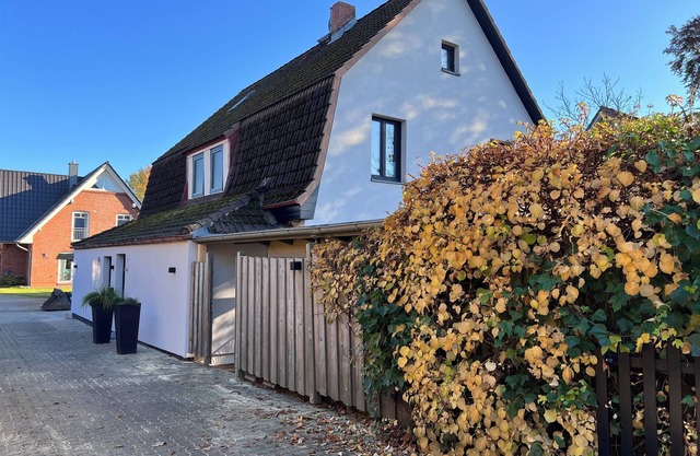Stylish 2 rooms/kitchen/bathroom HVV connection from Hittfeld station: 15 min. to HH-Hbf.
