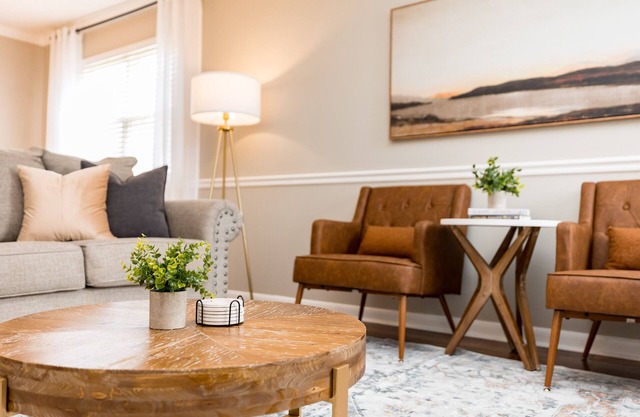 Stylish 2BR Townhome | Pet Friendly Fenced Yard