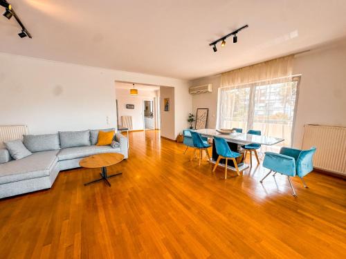 Stylish 3 BDR apartment in Glyfada center- Cielo